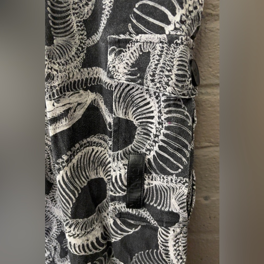 Blackmilk Snake print cargo jogger jeans 18 ( runs small) - Picture 5 of 12